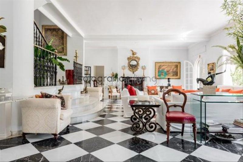 Foto 91f8b0ed-3ec3-4019-909e-f8c2976bfe3e. Chalet with parking pool in Sotogrande alto Sotogrande