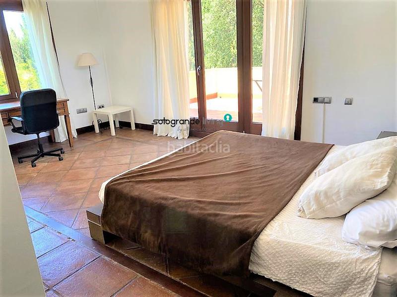 Foto 17f44067-7daf-4c35-ab04-30e2052db507. Chalet con riscaldamento parcheggio piscina in Sotogrande alto Sotogrande