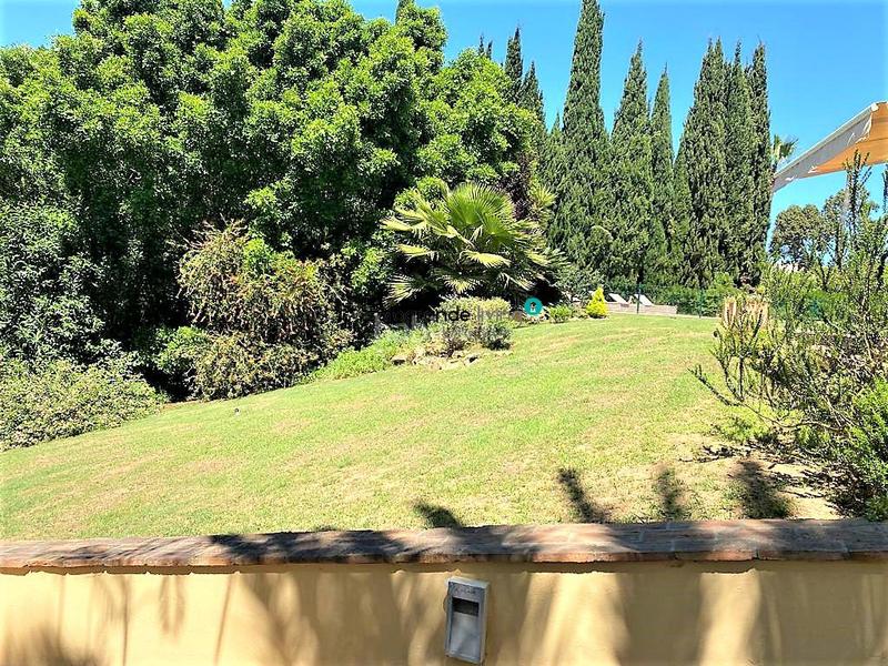 Foto 28038d9e-b7e7-4bce-a992-c34f45f9443b. Chalet con riscaldamento parcheggio piscina in Sotogrande alto Sotogrande