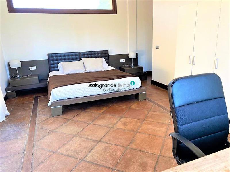 Foto ac7fbc11-254c-4e61-bc4c-6a7f8ad3ddf4. Chalet con riscaldamento parcheggio piscina in Sotogrande alto Sotogrande