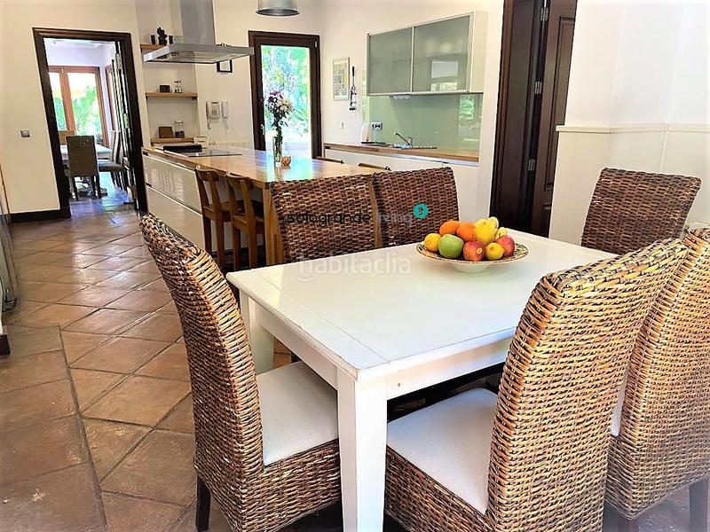 Foto bc3b75f9-2d69-4742-ab0c-c36f5aeb05b3. Chalet con riscaldamento parcheggio piscina in Sotogrande alto Sotogrande