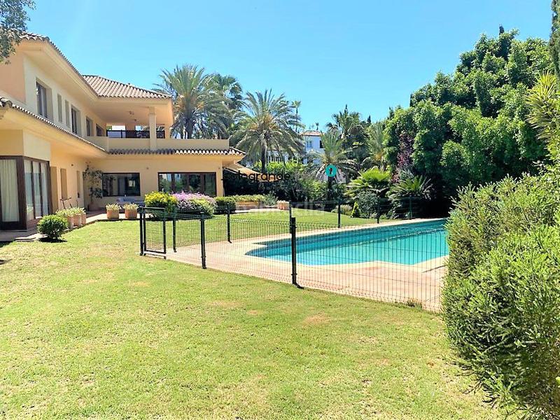 Foto eb4249df-e50a-4288-9e24-ecd90b5cffac. Chalet con riscaldamento parcheggio piscina in Sotogrande alto Sotogrande