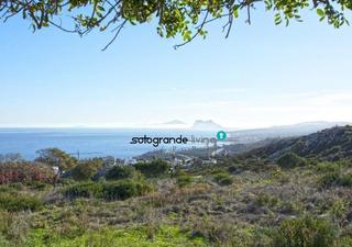 Terreny residencial a Chullera. Parcela en venta en manilva bahia de las rocas.