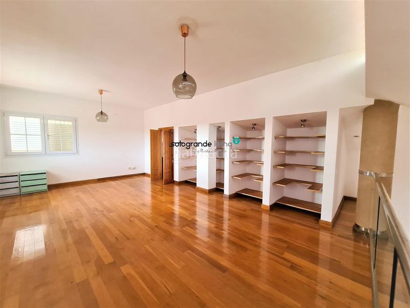 Foto 9dd197ae-42ed-47a6-a8f8-b42bfb99ae44. Alquiler chalet villa en alquiler - alto, 6 dormitorios. en Sotogrande