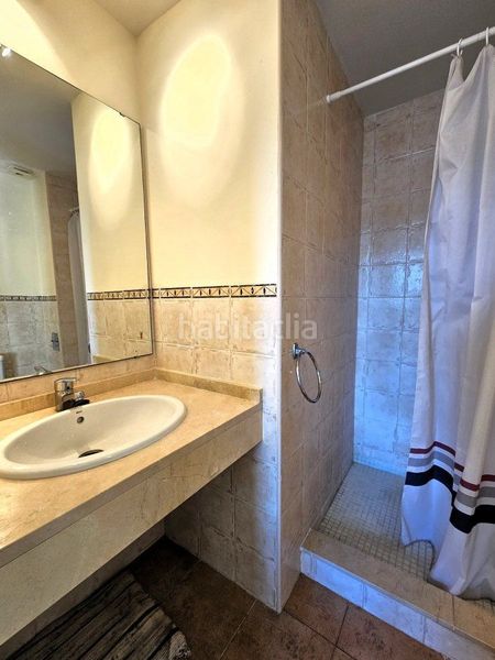 Foto 573f1412-f8fc-4f51-ad5f-ade0d83480d1. Casa adossada amb calefacció aparcament piscina a La Alcaidesa