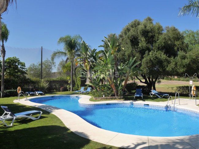 Foto 9cd96623-521b-42e3-bed9-3a5d567d7954. Casa adossada amb calefacció aparcament piscina a La Alcaidesa