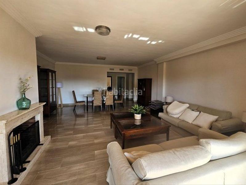 Foto bed10249-9de2-4c0d-9a8e-43d6b0bc7bf3. Alquiler apartamento  en alquiler alto, 2 dormitorios. en Sotogrande