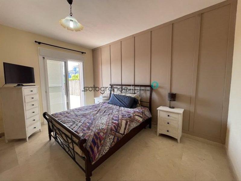 Foto 15bd8cf6-783a-48d4-90f8-81bcd360a6c5. Apartament amb calefacció aparcament piscina a San Enrique-Guadiaro-Pueblo Nuevo Sotogrande