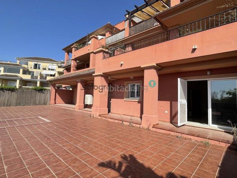 Foto 61aea546-1d36-4835-ab9c-e68223c8bbae. Apartament amb calefacció aparcament piscina a San Enrique-Guadiaro-Pueblo Nuevo Sotogrande