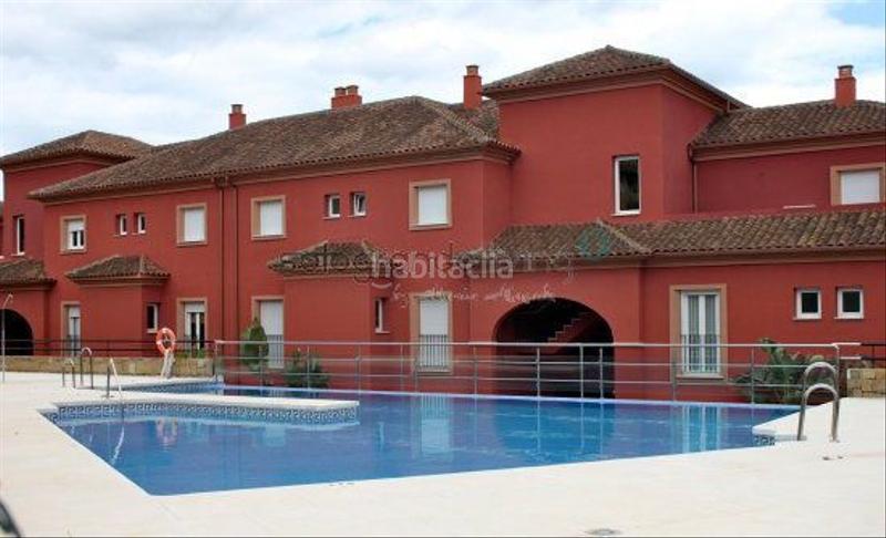 Foto 6c6d7bdf-6cbd-40e0-b39c-e76b6dabc4cb. Apartament amb calefacció aparcament piscina a San Enrique-Guadiaro-Pueblo Nuevo Sotogrande
