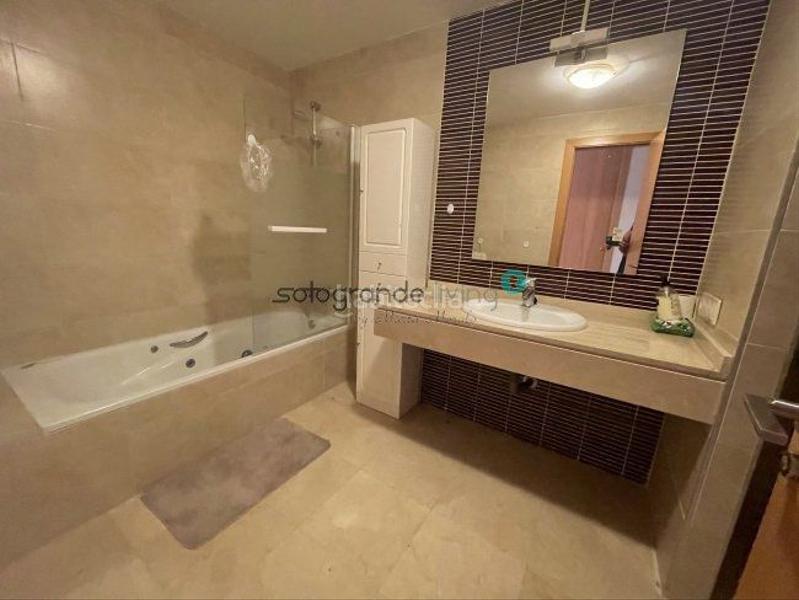 Foto b11deae7-2e3c-4a08-82b9-d3151d74f381. Apartament amb calefacció aparcament piscina a San Enrique-Guadiaro-Pueblo Nuevo Sotogrande