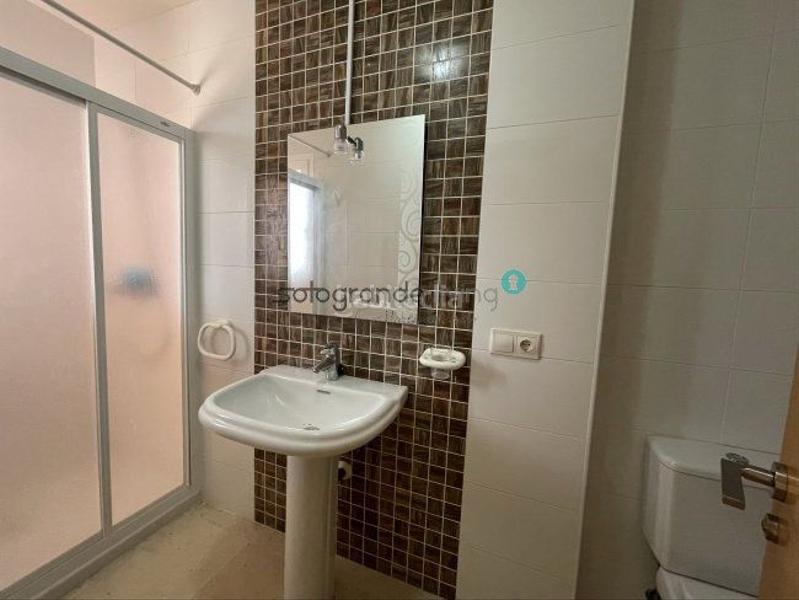 Foto dfaec0f2-6cff-4df5-b045-810f7f752e34. Apartament amb calefacció aparcament piscina a San Enrique-Guadiaro-Pueblo Nuevo Sotogrande