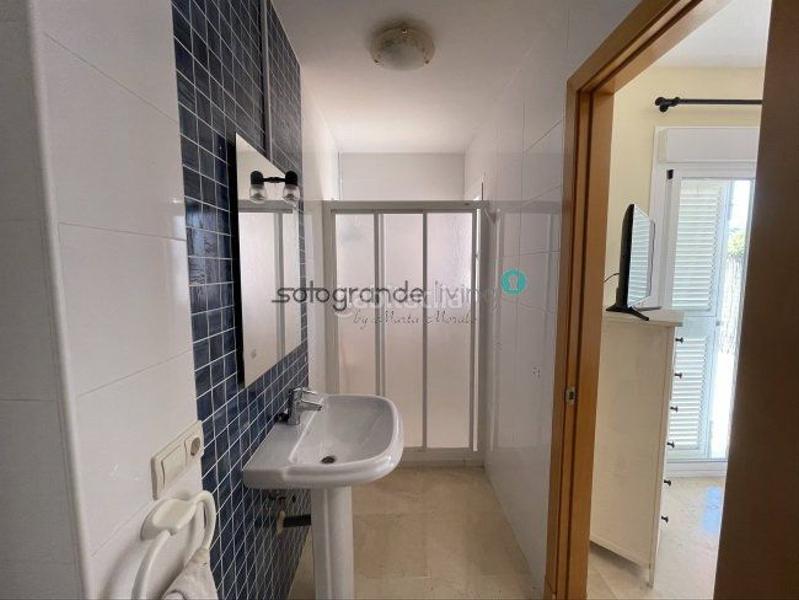 Foto f76b7de1-b5e6-4794-8538-00bb4857563e. Apartament amb calefacció aparcament piscina a San Enrique-Guadiaro-Pueblo Nuevo Sotogrande