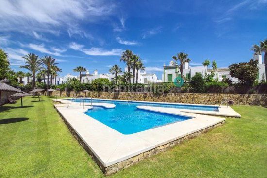 Foto e427efef-43bb-46b1-af61-2abdd50a6b66. Lloguer casa adossada amb calefacció aparcament piscina a Sotogrande