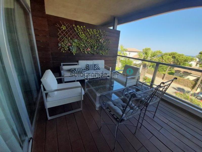 Foto 0b581b79-8ee4-41be-beb5-f64e426757b4. Alquiler apartamento  en alquiler bahia de las rocas, 2 dormitorios. en Manilva