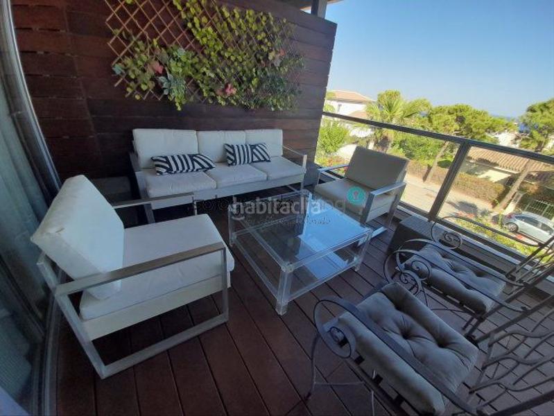 Foto 349b768e-c4f1-4e84-85ec-df337c2b2afc. Alquiler apartamento  en alquiler bahia de las rocas, 2 dormitorios. en Manilva