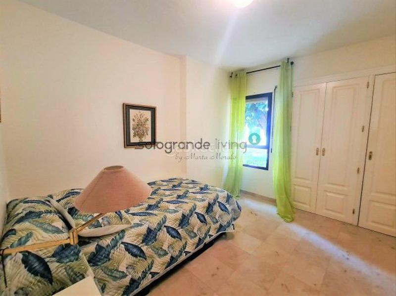 Foto 90f636bc-d77f-40a3-ba92-0fad3cf7b557. Apartament amb aparcament a puerto de Sotogrande-la marina Sotogrande