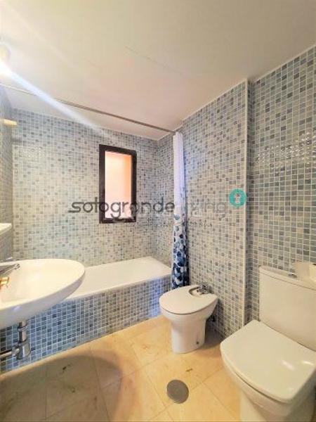 Foto f72132c7-3a78-463b-bebd-440d51717ea6. Apartament amb aparcament a puerto de Sotogrande-la marina Sotogrande