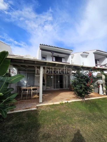 Foto 003fa128-d92d-4229-baca-4726aa372ca0. Alquiler casa adosada  en alquiler costa, 5 dormitorios. en Sotogrande