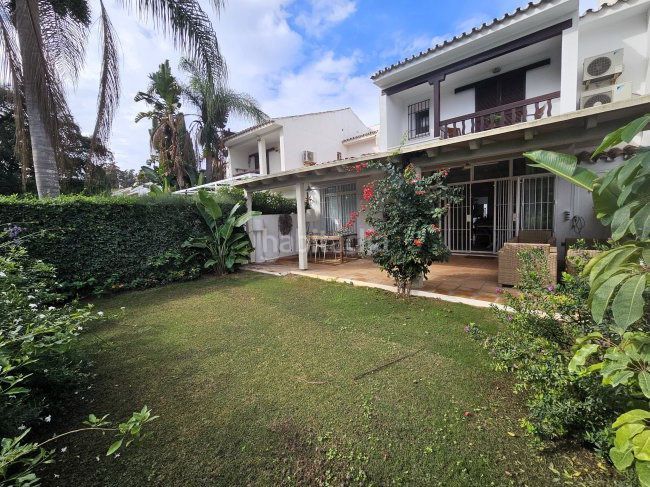Foto fb82c4b6-fe6c-45bc-bbde-bc1819b5e7a1. Alquiler casa adosada  en alquiler costa, 5 dormitorios. en Sotogrande