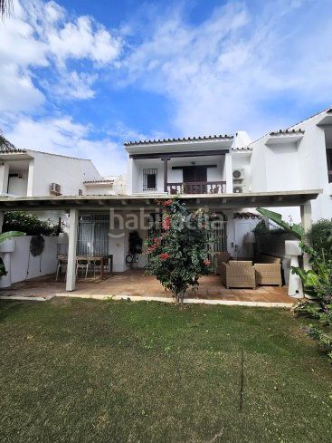 Foto fff9fb4d-40cf-4e54-8f20-f993bfdec39d. Alquiler casa adosada  en alquiler costa, 5 dormitorios. en Sotogrande