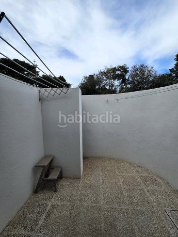 Foto 8f552906-a9f5-4f14-b78a-bfee22fe43f9. Lloguer casa adossada amb aparcament piscina a Sotogrande costa Sotogrande