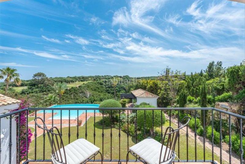 Foto 02a9fd02-4a85-4292-9577-7a8a3fbcd320. Chalet with heating parking pool in Sotogrande alto Sotogrande