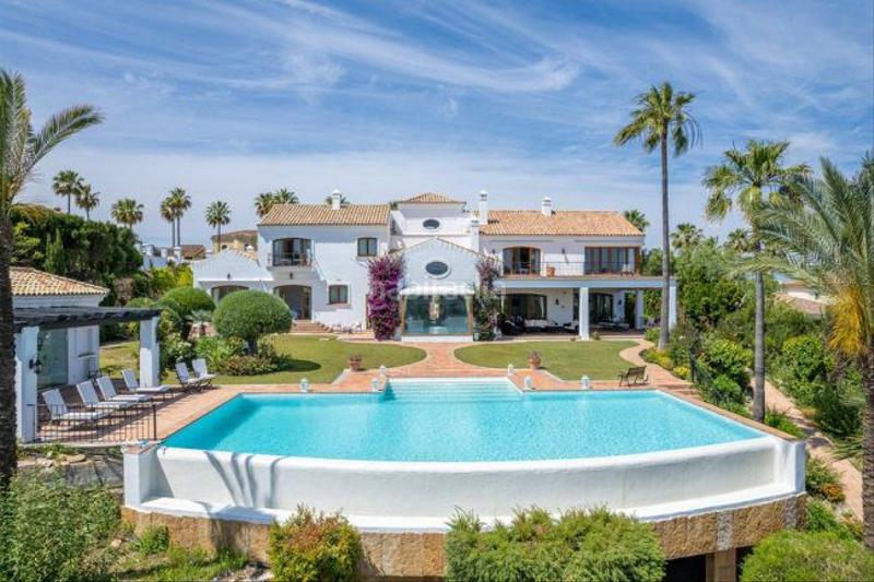 Foto 76aef88d-bef1-4769-bf09-bd474b789672. Chalet with heating parking pool in Sotogrande alto Sotogrande