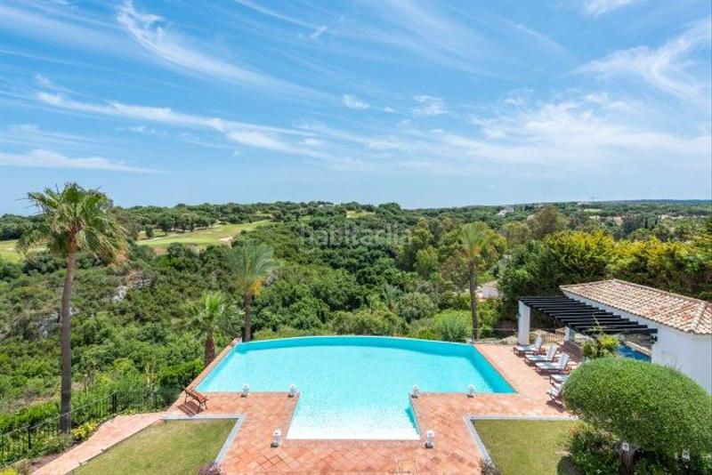 Foto 9357ec85-e18d-4d61-ad6b-7b39095bf94d. Chalet with heating parking pool in Sotogrande alto Sotogrande