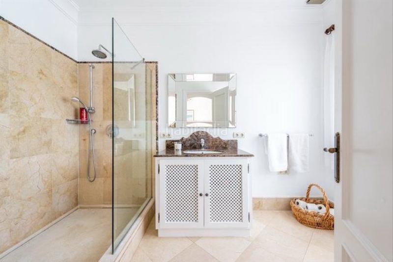 Foto fa9ab1ae-b7a9-4405-a430-80fdeb3cdb35. Chalet with heating parking pool in Sotogrande alto Sotogrande