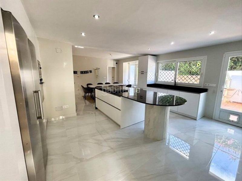 Foto c0ef9c59-4bb1-42d0-b05d-77d32246212f. Xalet amb calefacció aparcament piscina a Sotogrande costa Sotogrande