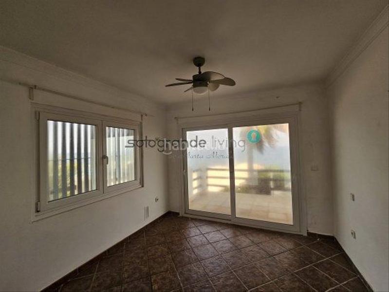 Foto e2d1b2a2-15e9-480e-a88a-22f3453d25e2. Chalet villa en venta en Chullera, 3 dormitorios. en Manilva