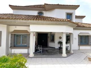 Chalet en Sotogrande Alto. Villa en venta en sotogrande reserva, 4 dormitorios.