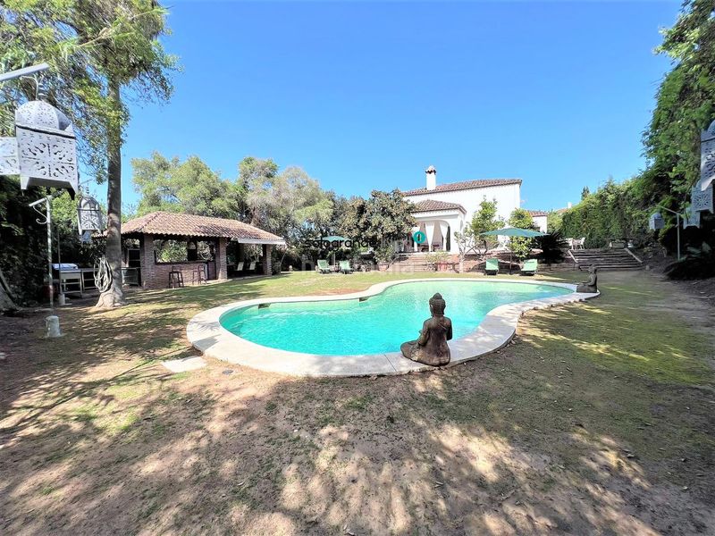 Foto 680e80ef-e304-446d-838d-336e8ea573a2. Alquiler chalet villa en alquiler costa, 5 dormitorios. en Sotogrande