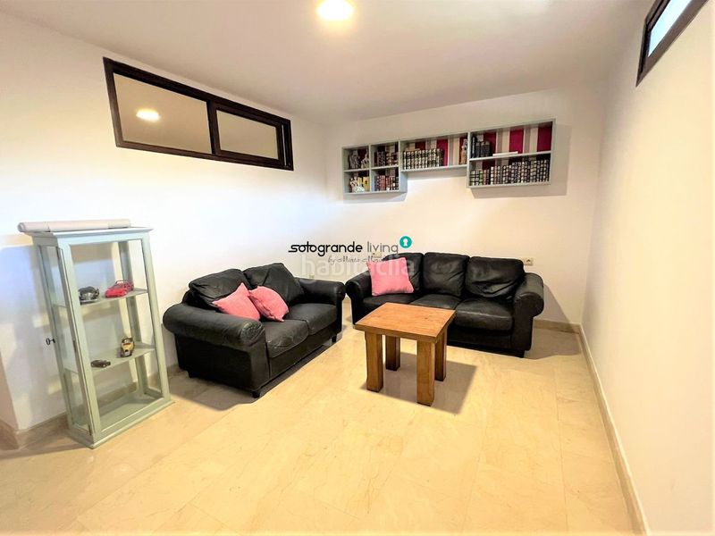 Foto b5fa510f-354a-4735-b51b-e3a00c2a593b. Alquiler chalet villa en alquiler costa, 5 dormitorios. en Sotogrande