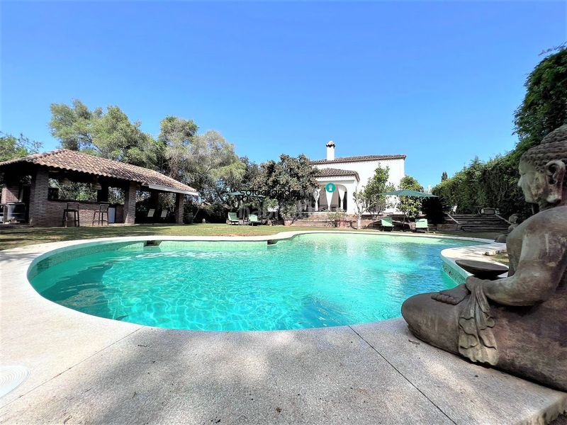 Foto d811e018-8d6f-47a9-8fd0-62489053cded. Alquiler chalet villa en alquiler costa, 5 dormitorios. en Sotogrande