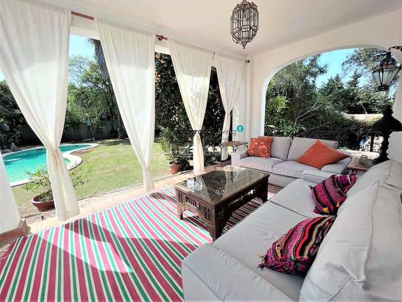 Foto dd04bcea-bc84-417d-a276-3b0469a9fbe5. Alquiler chalet villa en alquiler costa, 5 dormitorios. en Sotogrande