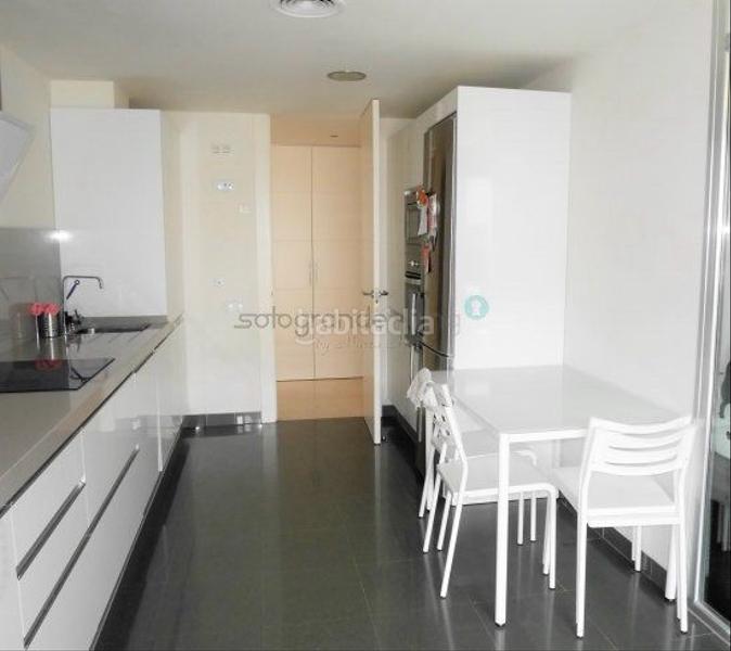 Foto 9139e7dc-7c0e-45cd-a158-a568b1a204b7. Location appartement avec chauffage parking piscine dans Manilva