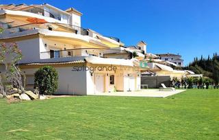 Apartament a Sotogrande Alto. Apartamento en venta en club, 3 dormitorios.