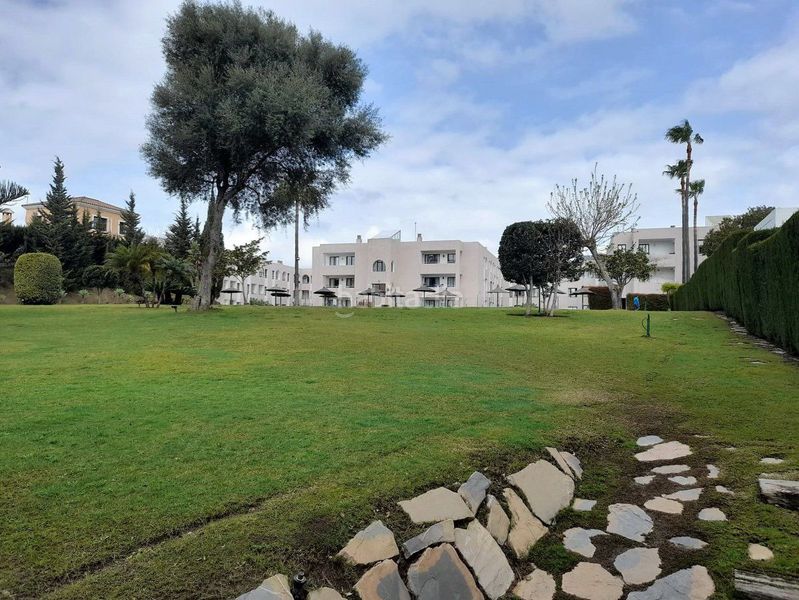 Foto ec602163-9441-44b9-af5c-968bbe7a9341. Apartament amb calefacció piscina a Sotogrande costa Sotogrande