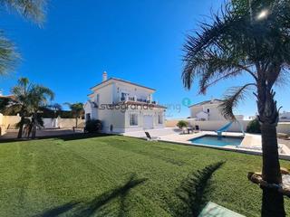 Xalet a Torreguadiaro-San Diego. Villa en venta en torreguadiaro, 3 dormitorios.