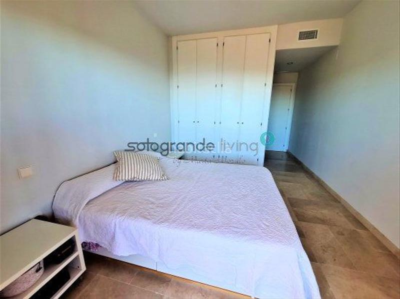 Foto a152582a-0793-463b-861a-ca5a1e9cd8f6. Apartamento  en venta bahia de las rocas, 3 dormitorios. en Manilva