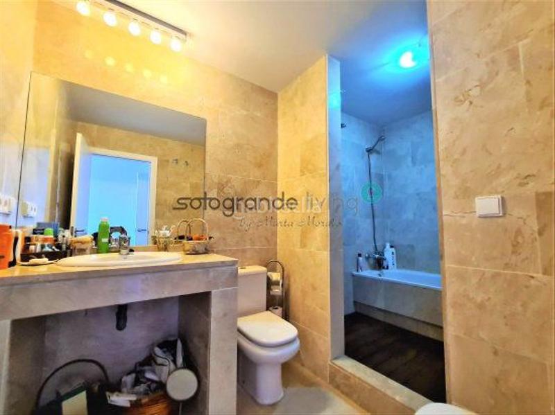 Foto ff441517-4a48-4065-96d6-b9d8d4abb703. Apartamento  en venta bahia de las rocas, 3 dormitorios. en Manilva
