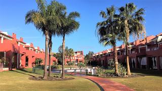 Maison jumelée à Sotogrande Costa. Villa ados. en venta en sotogrande costa, 4 dormitorios.