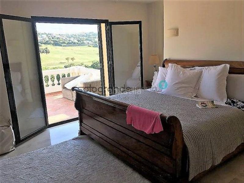 Foto 18852f56-52ed-4060-b40e-b8684262682f. Miete chalet mit heizung parking pool in Sotogrande alto Sotogrande