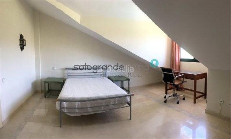 Foto 43c0bfca-2720-4287-a039-a12c8d6e1e19. Miete chalet mit heizung parking pool in Sotogrande alto Sotogrande