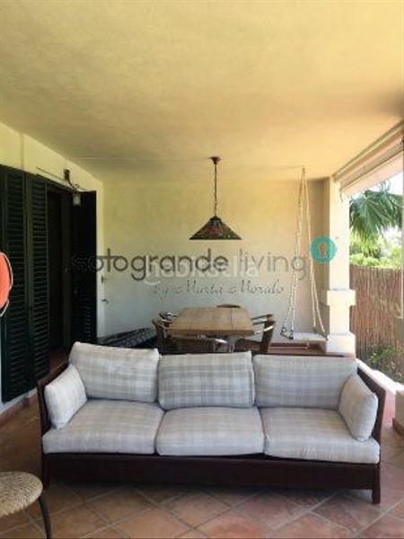 Foto 6b88a484-1785-4746-b5f3-e77cb5537b6b. Miete chalet mit heizung parking pool in Sotogrande alto Sotogrande