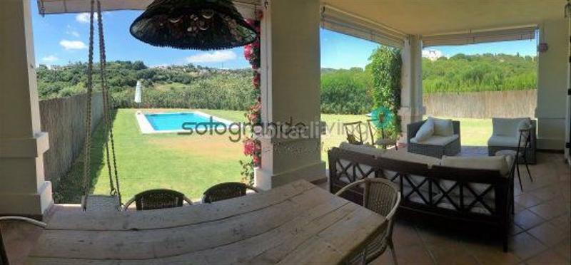 Foto b9884630-9f06-43c2-8301-f8ffe1b81c80. Miete chalet mit heizung parking pool in Sotogrande alto Sotogrande