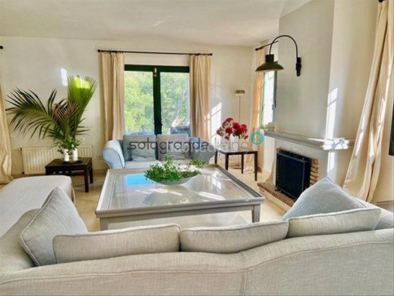 Foto 85649202-a1a5-464c-892e-22d54aebecf7. Casa adossada amb calefacció aparcament piscina a Sotogrande