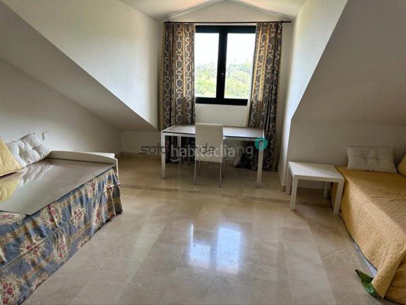 Foto f10d67b3-1b53-4f2b-af89-02b763b477df. Casa adossada amb calefacció aparcament piscina a Sotogrande